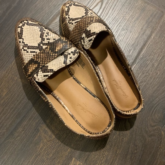 Snakeskin Loafer - very versatile shoe - Picture 2 of 4